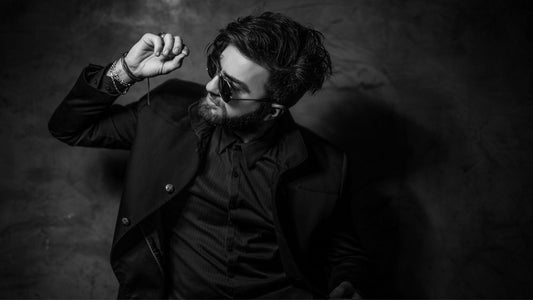 What Can a Guy Wear to Turn a Girl On?